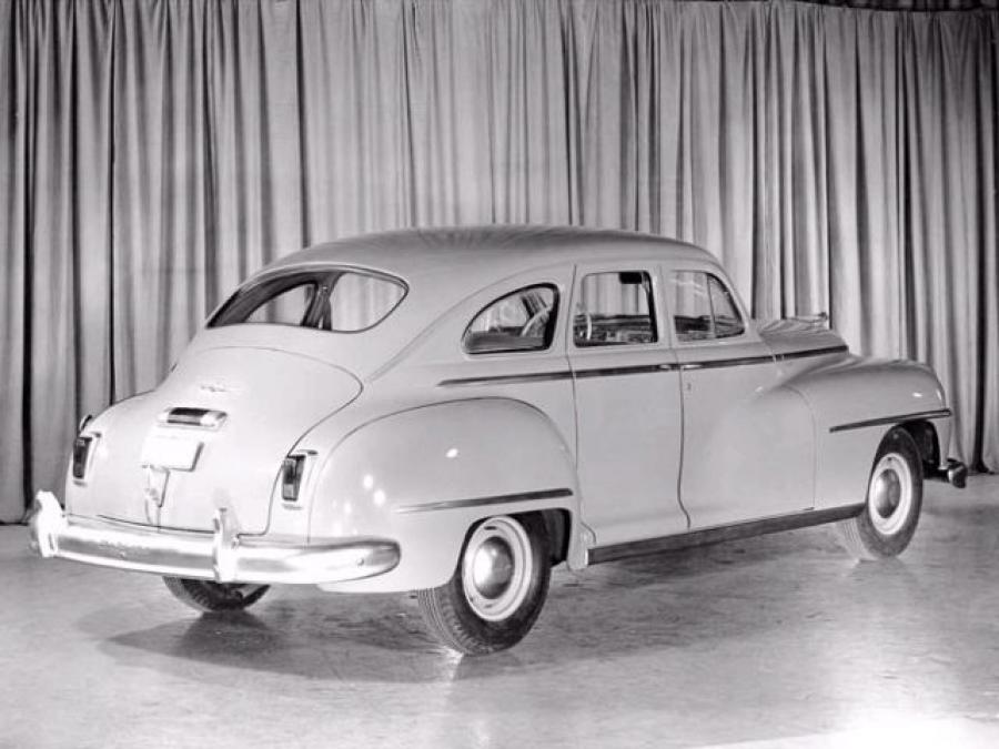 DeSoto Deluxe Sedan (S11S) '1946